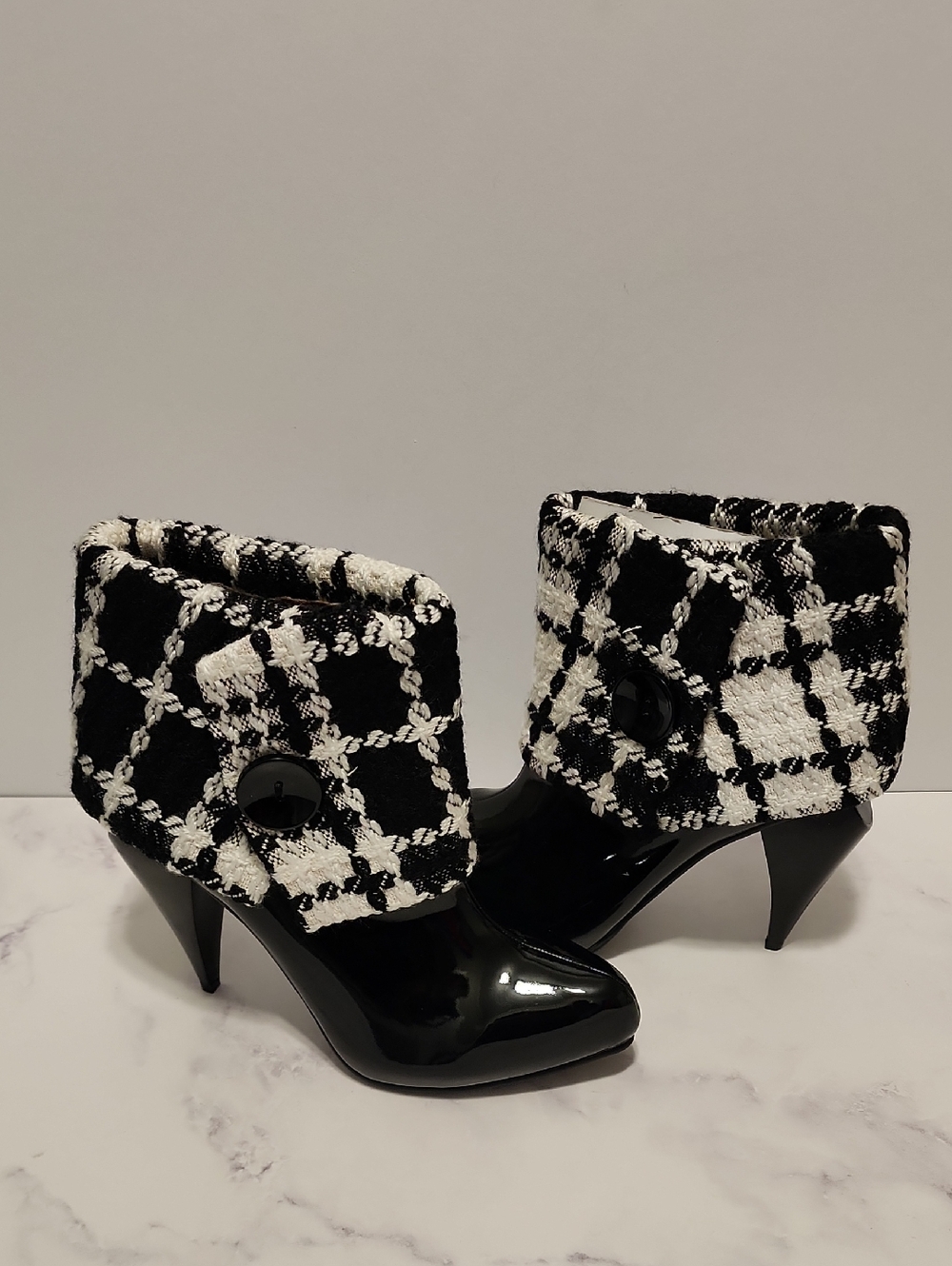 Dollhouse Stepforward Black & White Tweed Cuff Ankle Boots